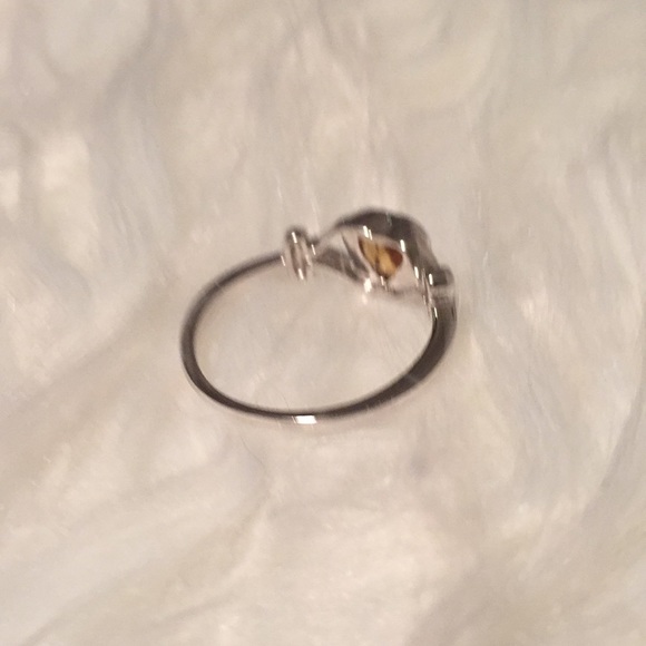 Sterling silver ring with yellow stone - Picture 2 of 2